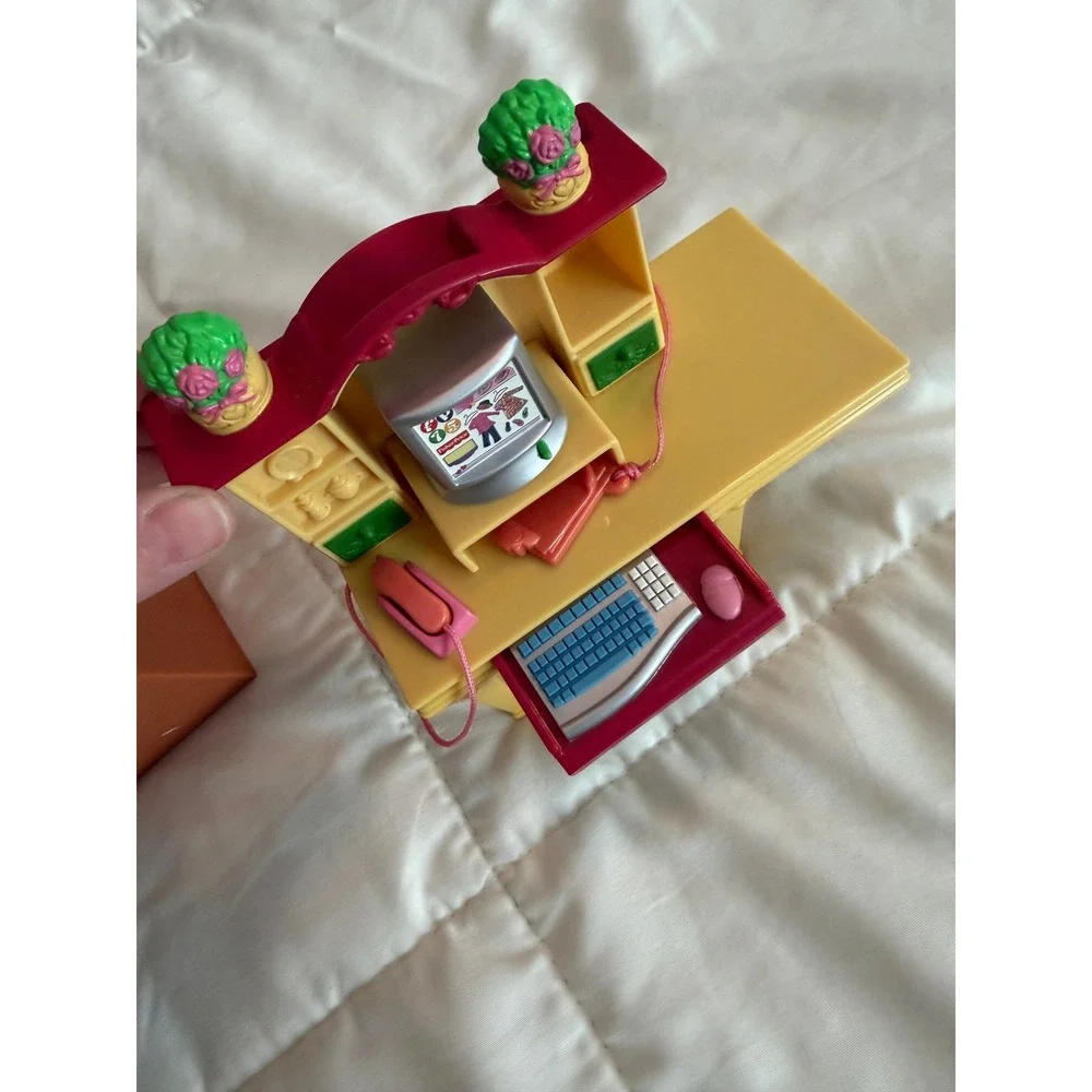 Mini Dollhouse Furniture Set Fridge Vanity and Computer Desk Lot